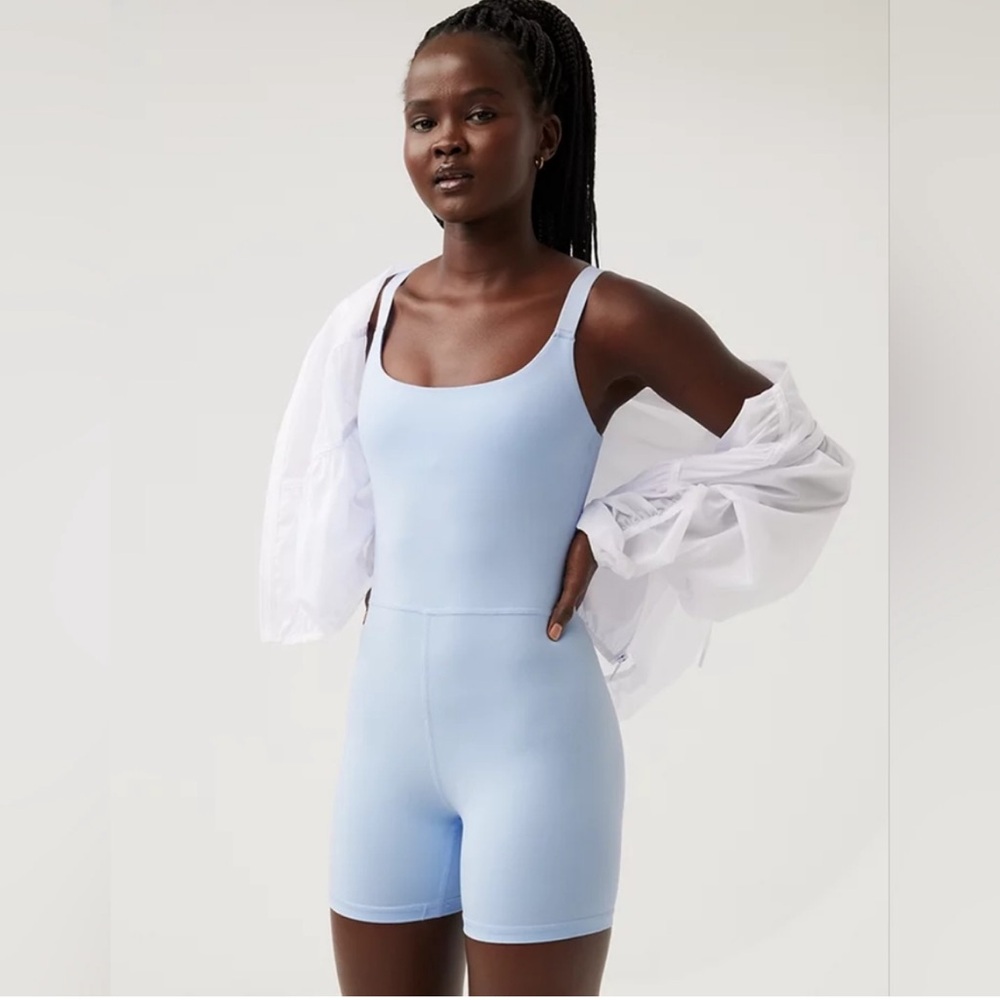 Offline by Aerie The Hugger Scoop 5’ Romper- Baby Blue